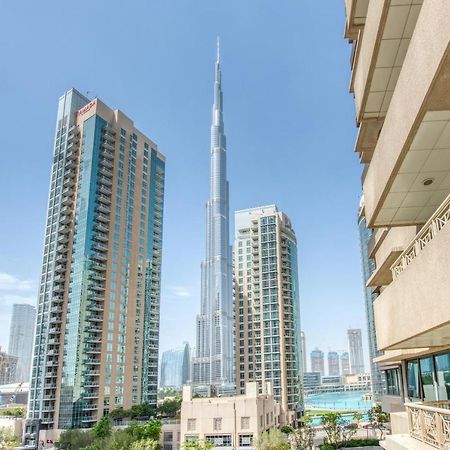 Maison Privee - Radiant Urban Retreat With Iconic Burj Khalifa Vws Dubai Eksteriør billede