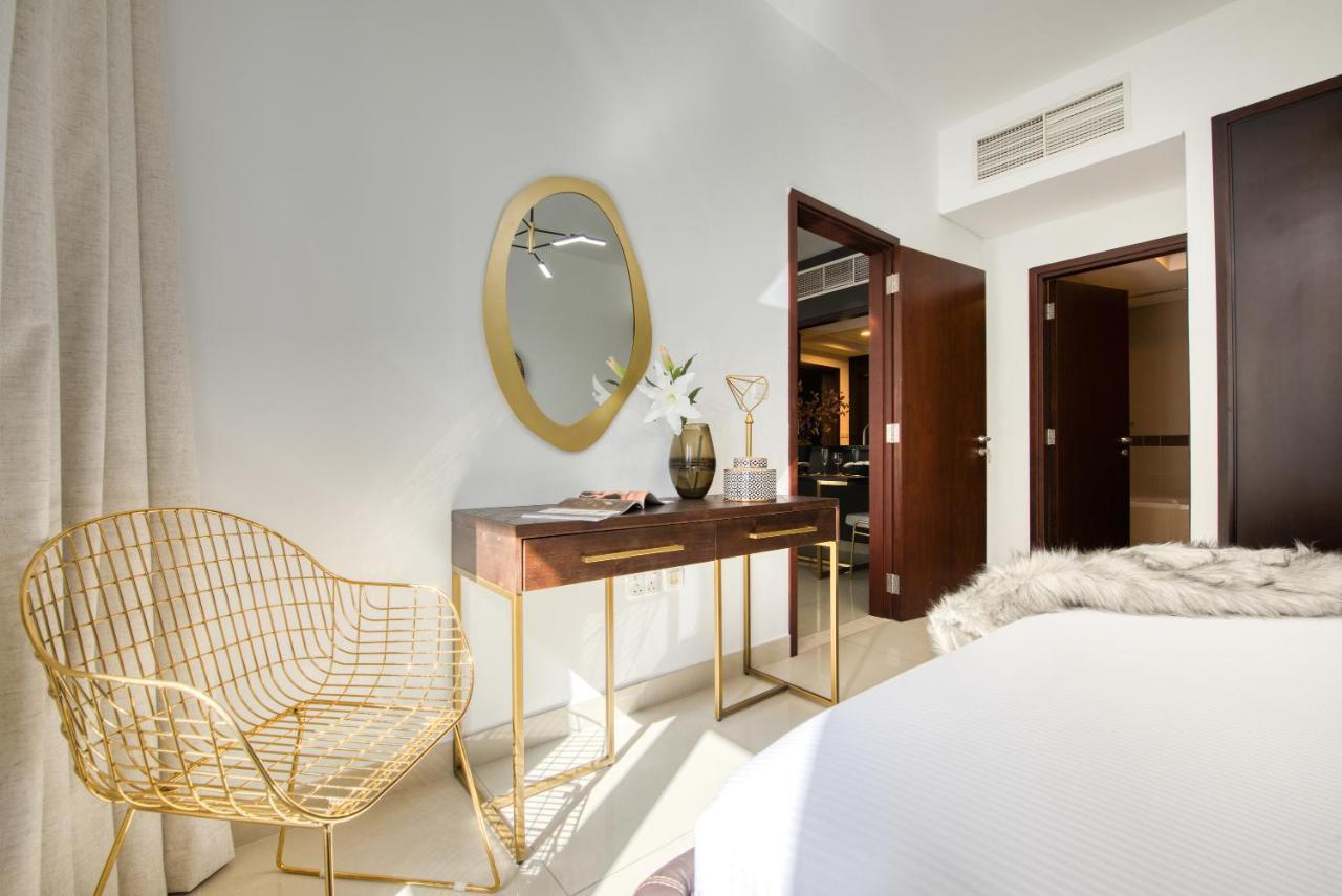 Maison Privee - Radiant Urban Retreat With Iconic Burj Khalifa Vws Dubai Eksteriør billede