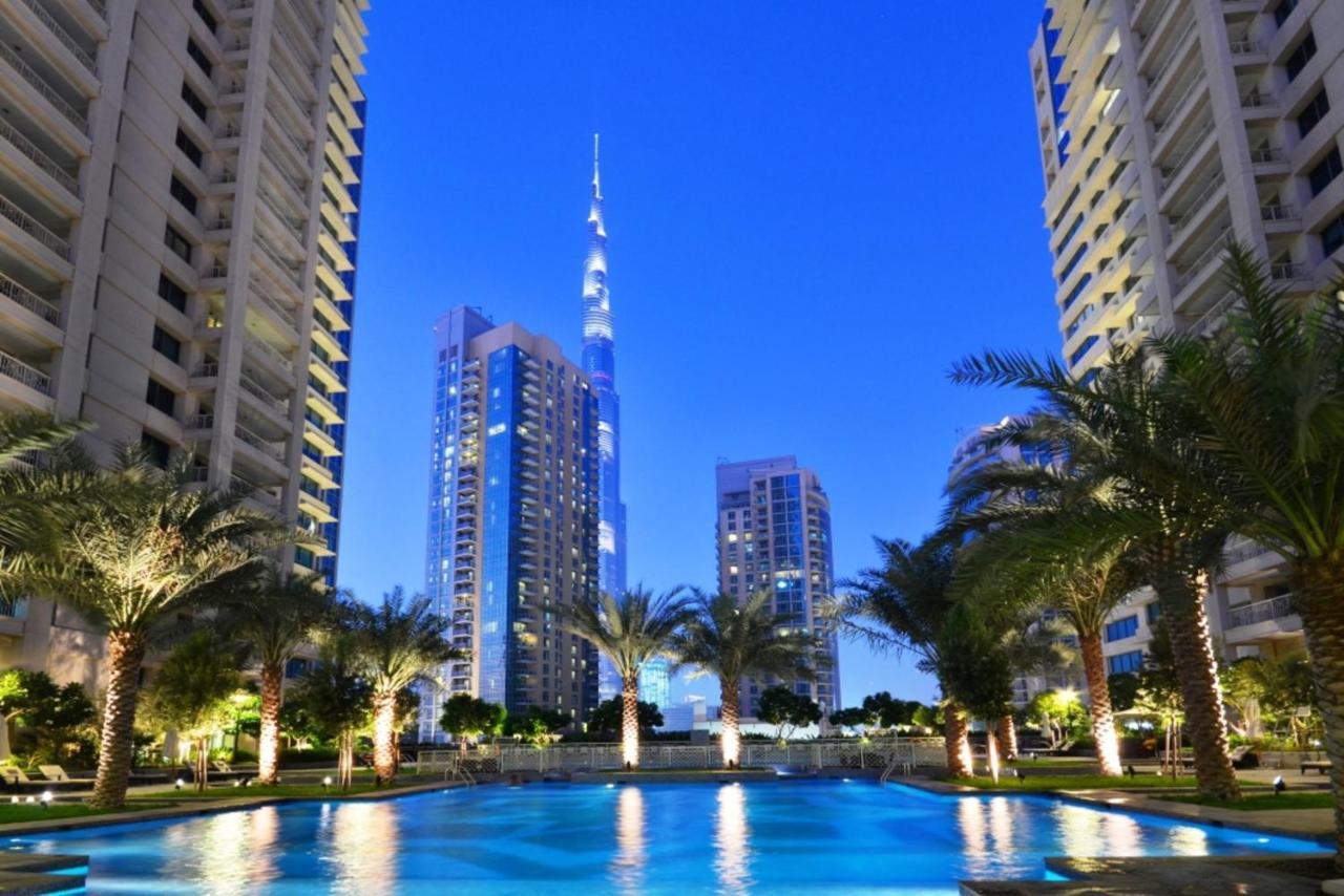 Maison Privee - Radiant Urban Retreat With Iconic Burj Khalifa Vws Dubai Eksteriør billede